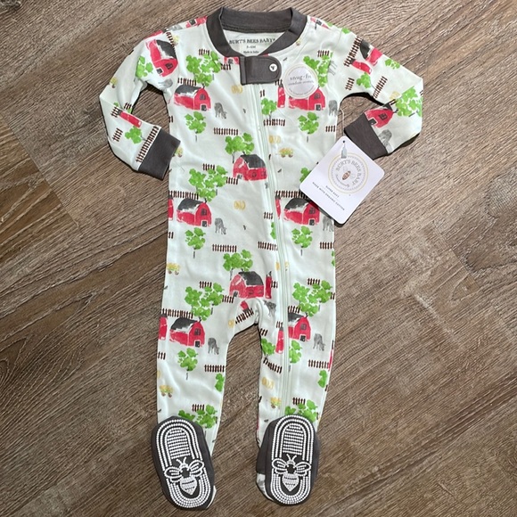 Burt's Bees Baby One Pieces Nwt Burts Bees Barnyard Footed Sleeper